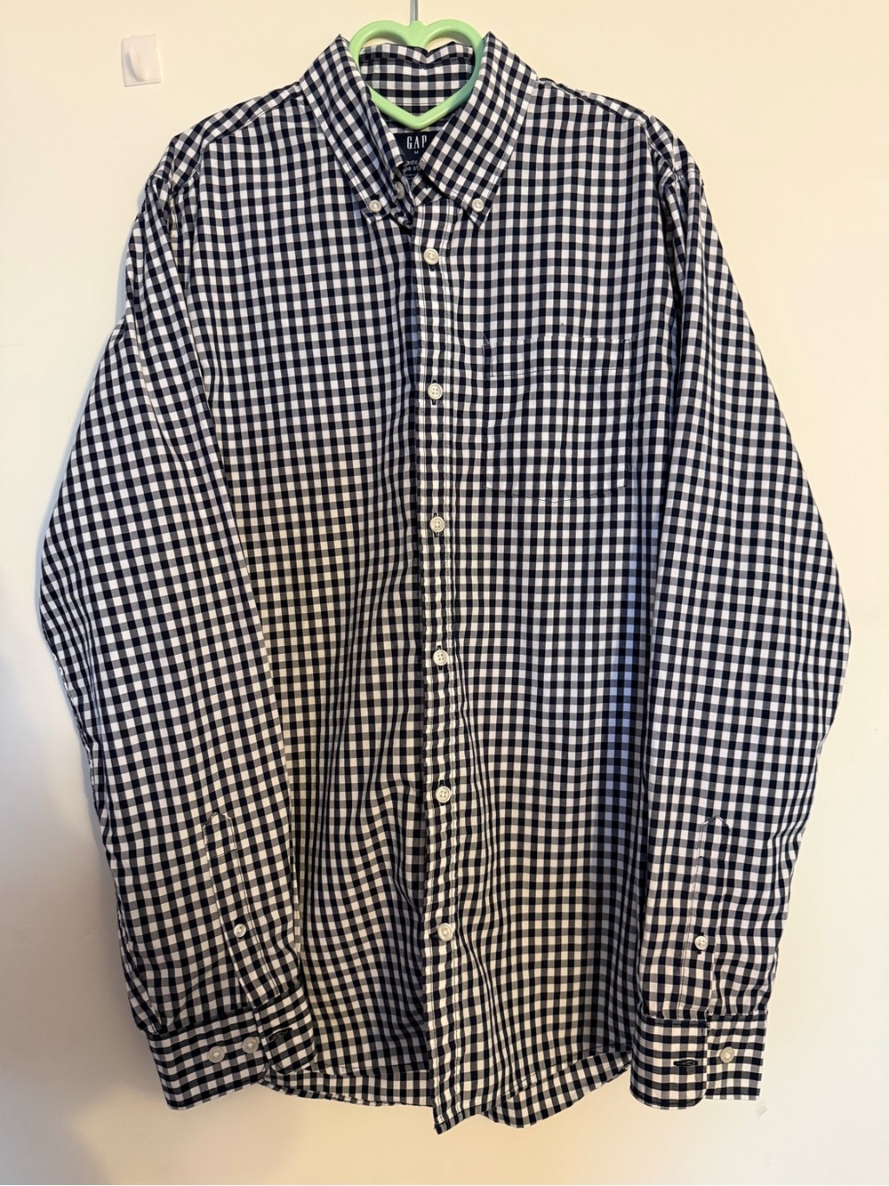 GAP Men's Navy & White Gingham Button-Down Shirt